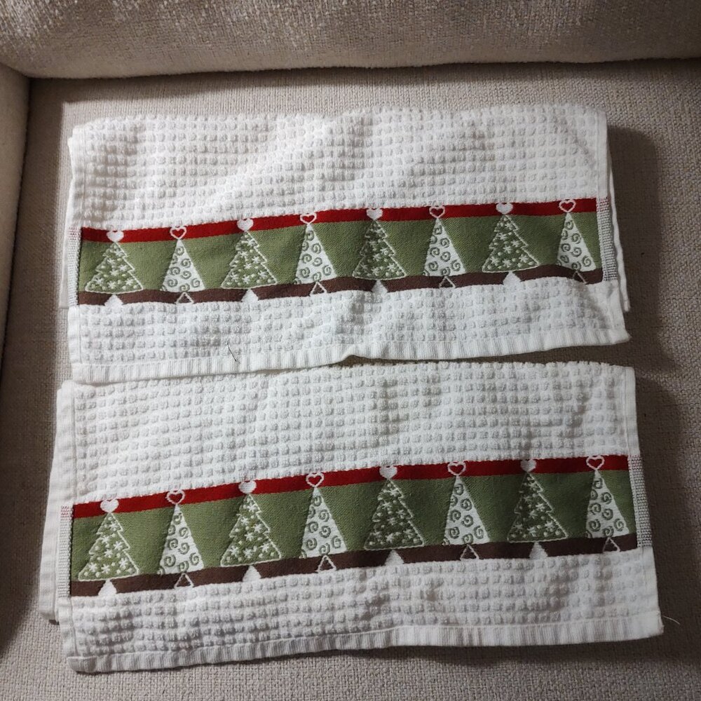 Casaba contemporary holiday towels set of two